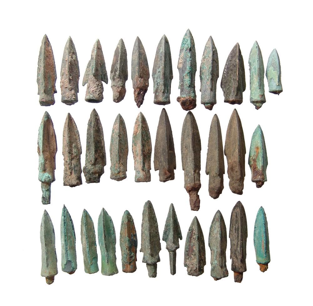 32 Chinese bronze arrow or ballista points, Qin Dynasty