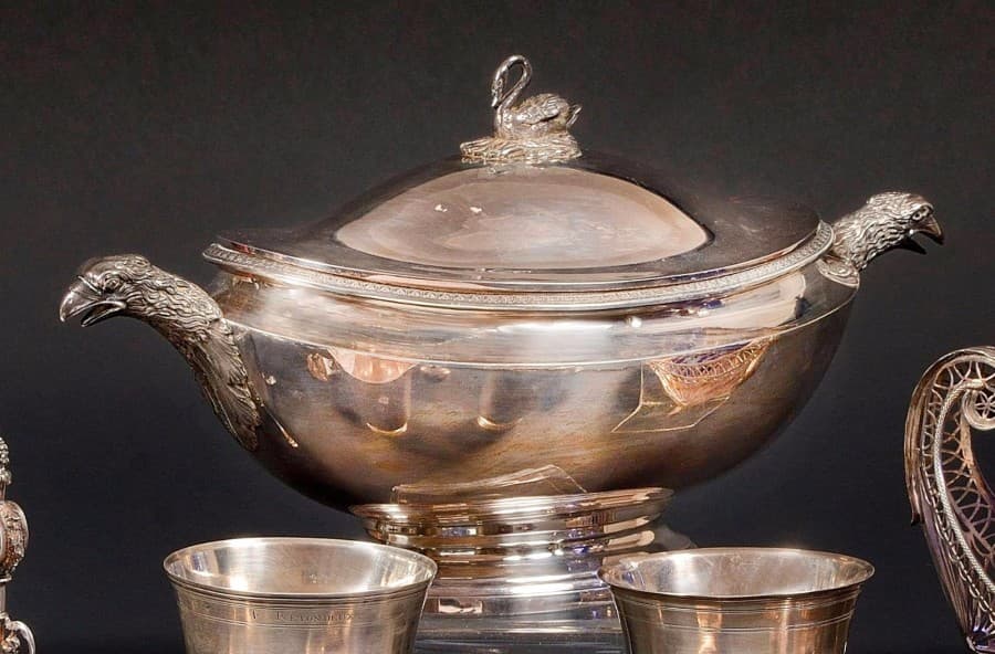 SOUPIERE de forme navette en argent uni