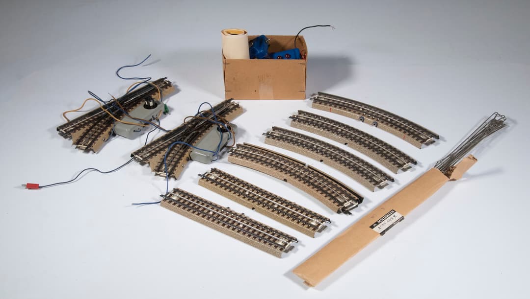 VINTAGE MARKLIN HO TRACK & ACCESSORIES