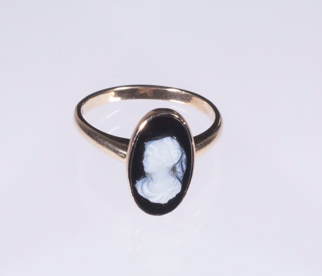 LADIES VICTORIAN CAMEO RING
