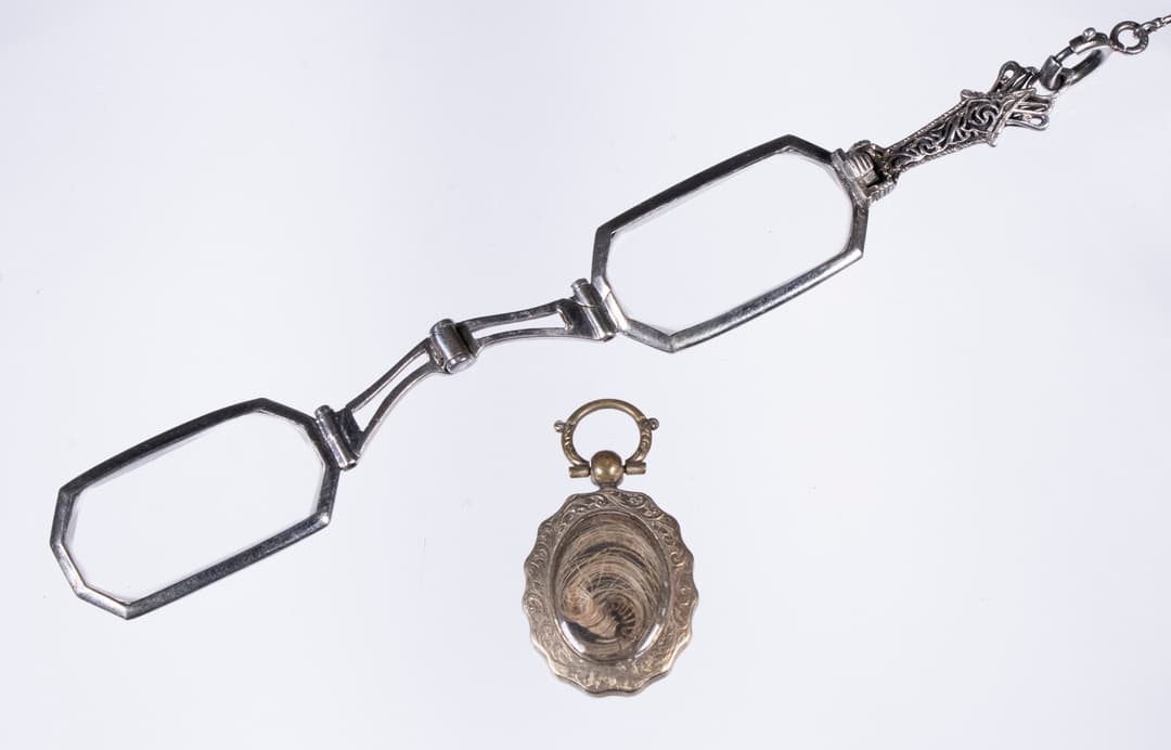 (2 PCS) VINTAGE JEWELRY