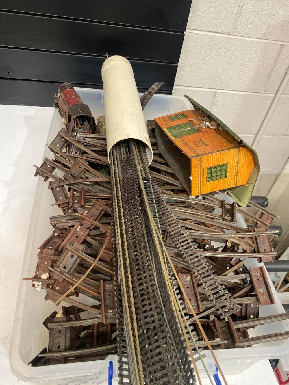 Collection of model railway items incl
