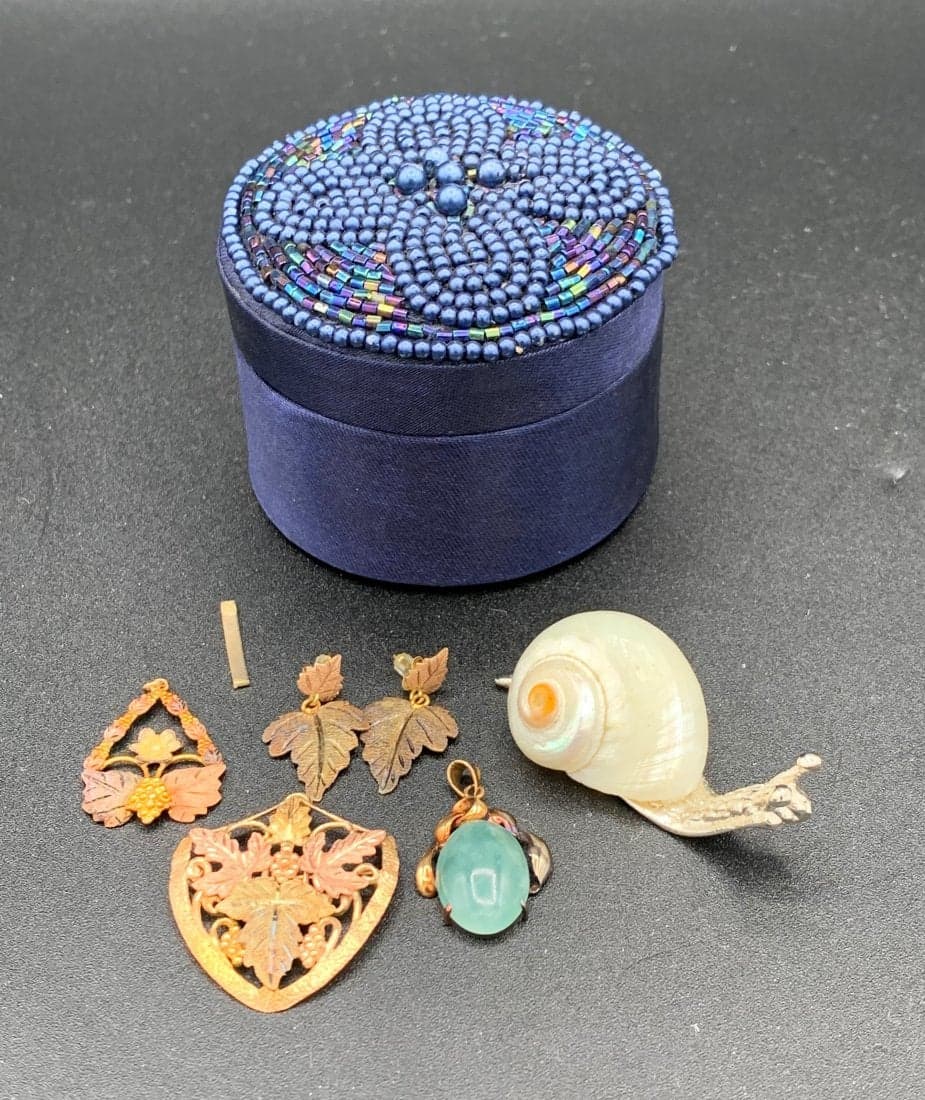 Estate Jewelry Lot - Black Hills Gold/ Decorative Snail