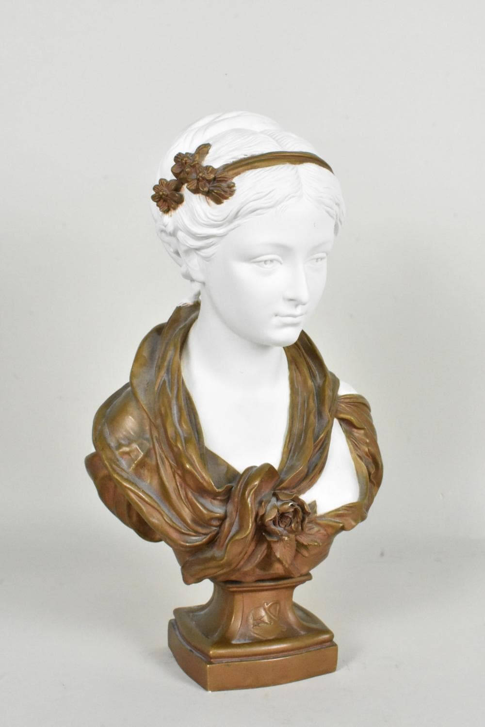 ANTIQUE PORCELAIN BUST OF A LADY BY JEAN-LOUIS GREGOIRE
