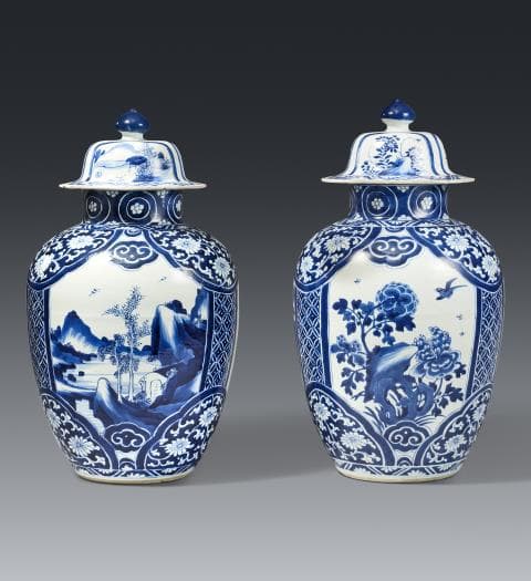 A pair of blue and white covered jars. Kangxi period (1662-1722)