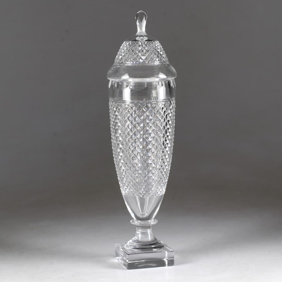 ELIS BERGH. Lockpokal, slipad kristall, "Kent", Kosta.