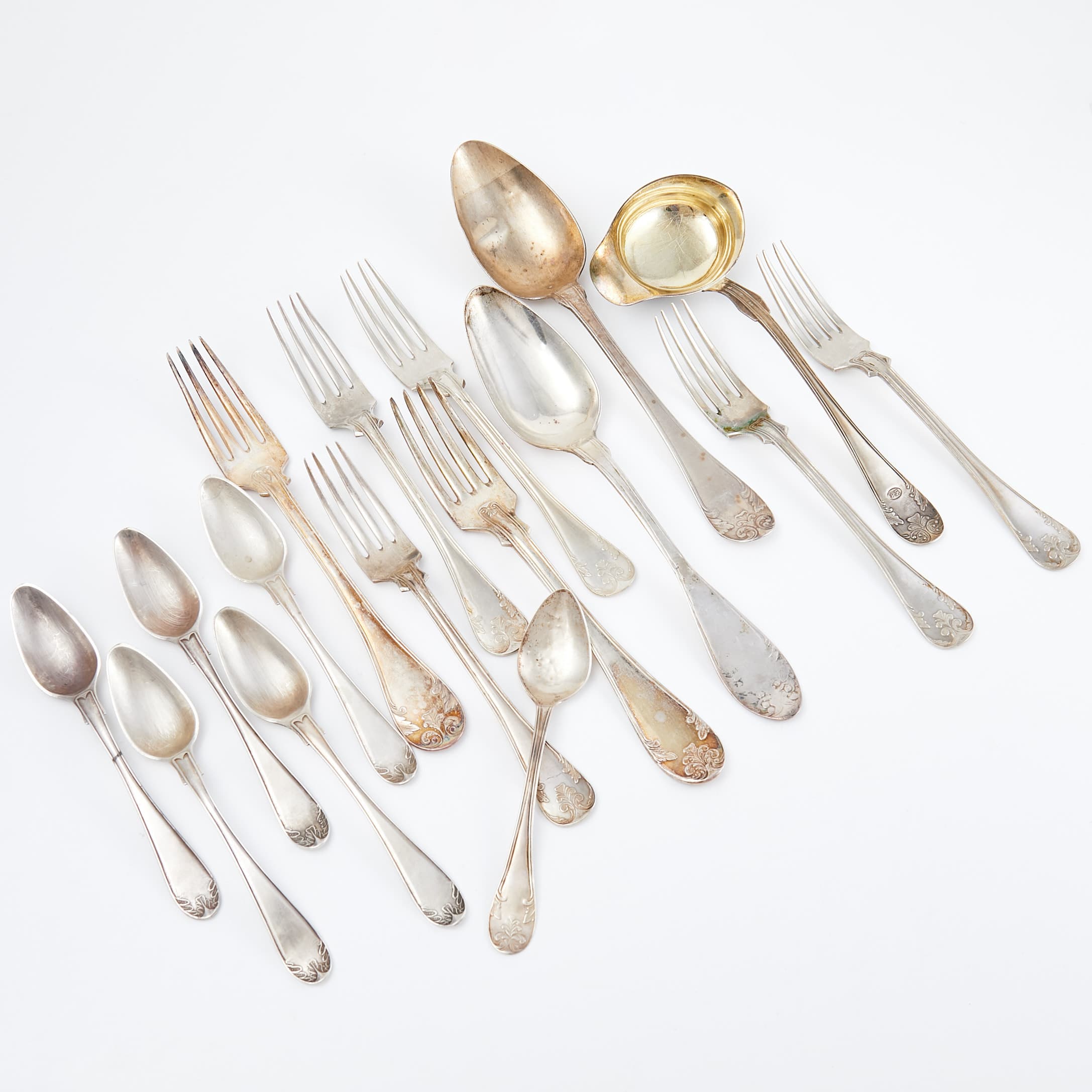 BESTICK. 16 dlr, silver, franska liljan, 18-1900 tal, blandade tillverkade.
