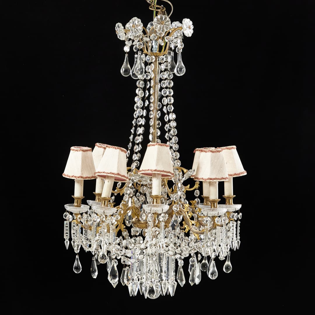 LJUSKRONA, oscariansk, 1800-talets andra hälft, behängd med olikslipade