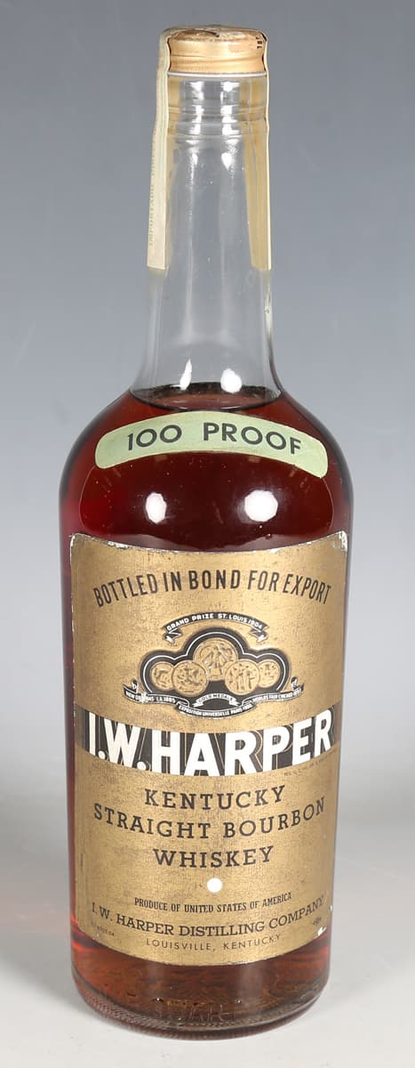 I.W. Harper Kentucky Straight Bourbon Whiskey (1).