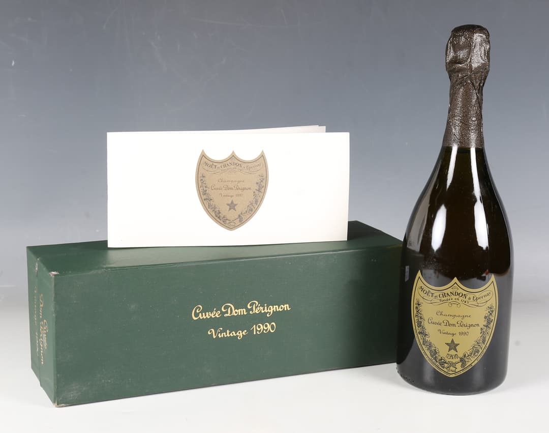 Moët & Chandon Cuvée Dom Perignon Champagne, 1990, boxed (1).