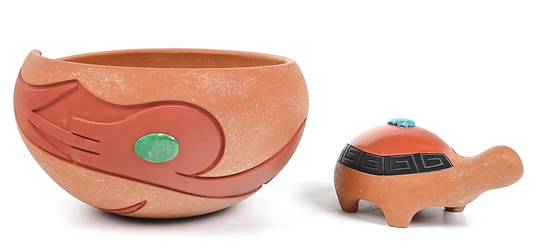 LOT OF 2: SAN ILDEFONSO POTTERY ITEMS BY DORA TSE-PÉ