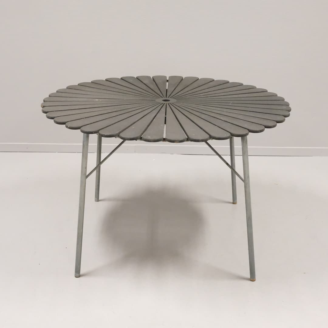 TRÄDGÅRDSBORD, TRÄ OCH METALL, 1900-TAL.