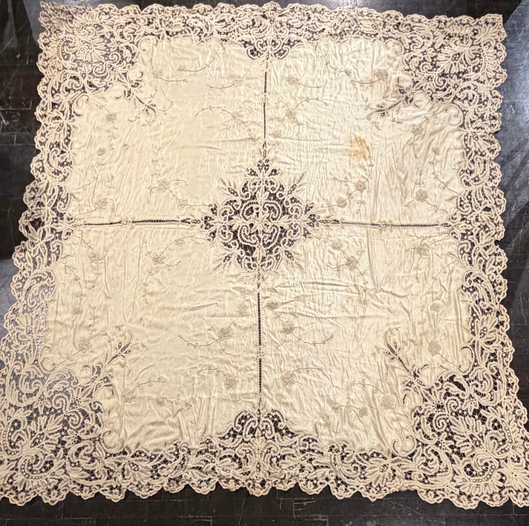 Modernist silk satin and lace tablecloth, early decades of the 20th Century.