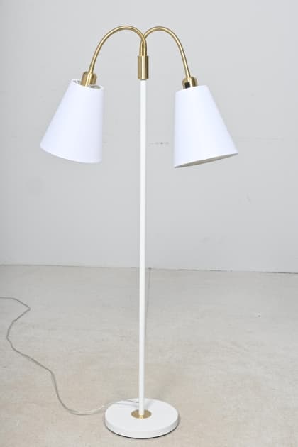 Golvlampa, Mio