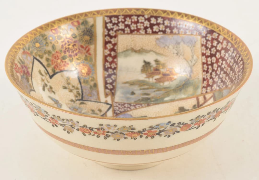 Satsuma bowl. Japan. Meiji period (1868-1912). Decoration of people