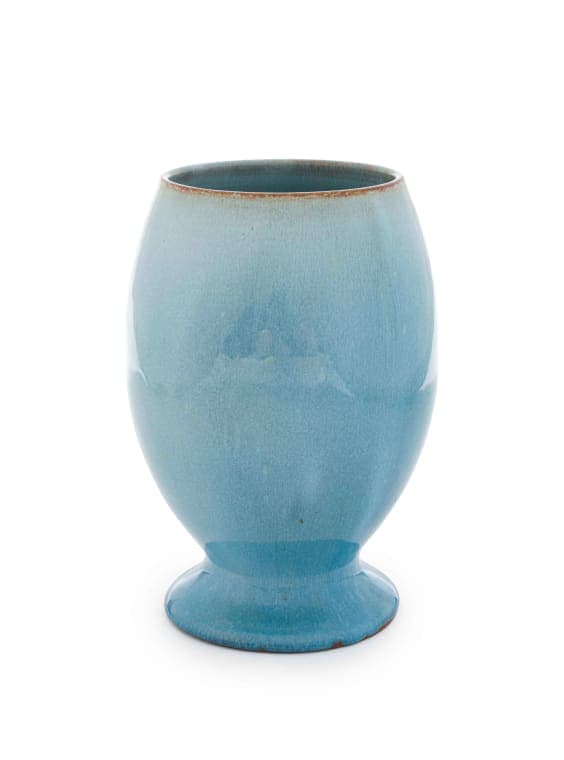Linn Ware/Ceramic Studio; Bulbous vase on pedestal