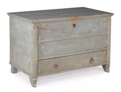 A SWEDISH GUSTAVIAN PAINTED LARCH CHEST OF DRAWERS, FIRST QUARTER 19TH CENTURY
