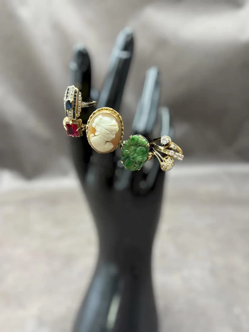 Estate Lot of 7- 14k & 10K Gold Rings Cameo, Jade, Diamonds 22.28