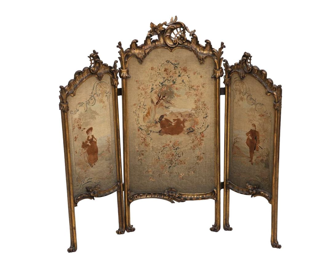 A gilt wood Louis XV-style fireplace screen, Europe, 19th/20th century