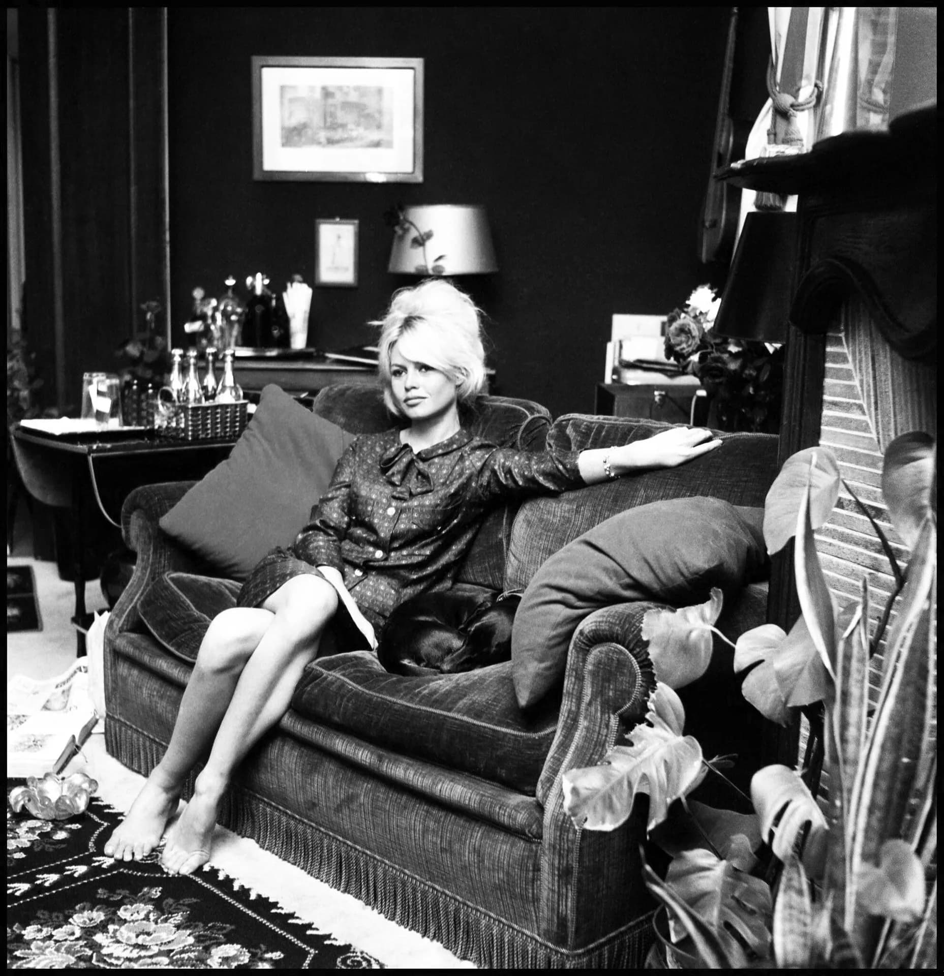 Brigitte Bardot at home in Paris, 1962 - Lot 320