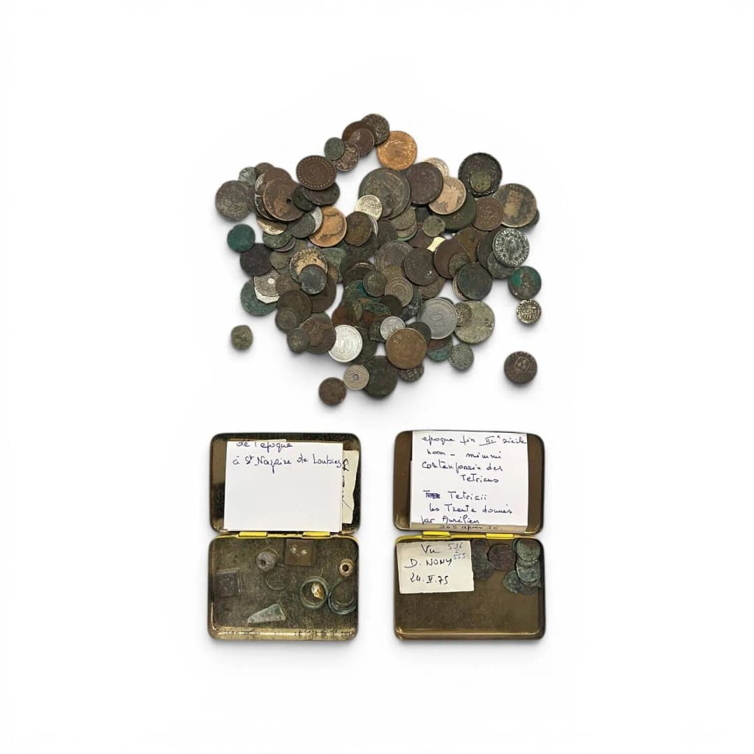 Box containing various base metal parts - Lot 24