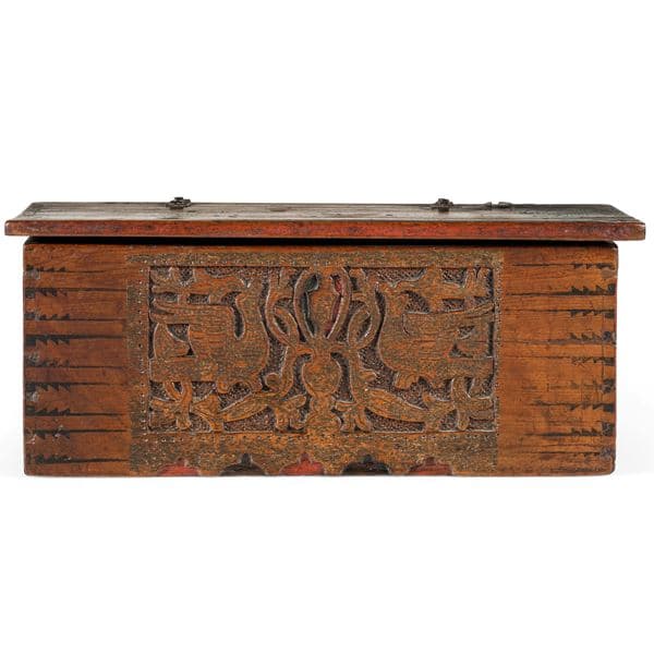 Cassettina in legno intagliato. Alto Veneto, XVI-XVII secolo.