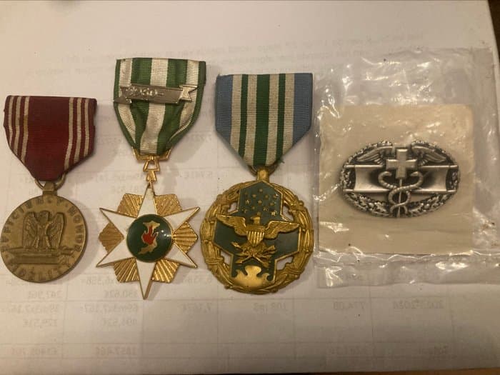 United States - Military medal - 3 medals and 1...
