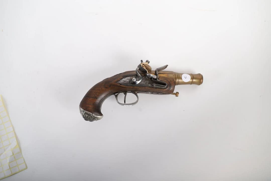 FLINTLOCK CARRIAGE PISTOL. - Lot 43