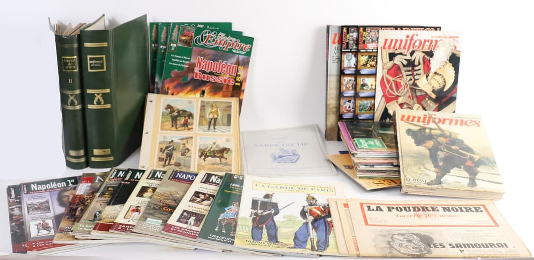 MILITARY-THEMED MAGAZINES. - Lot 7