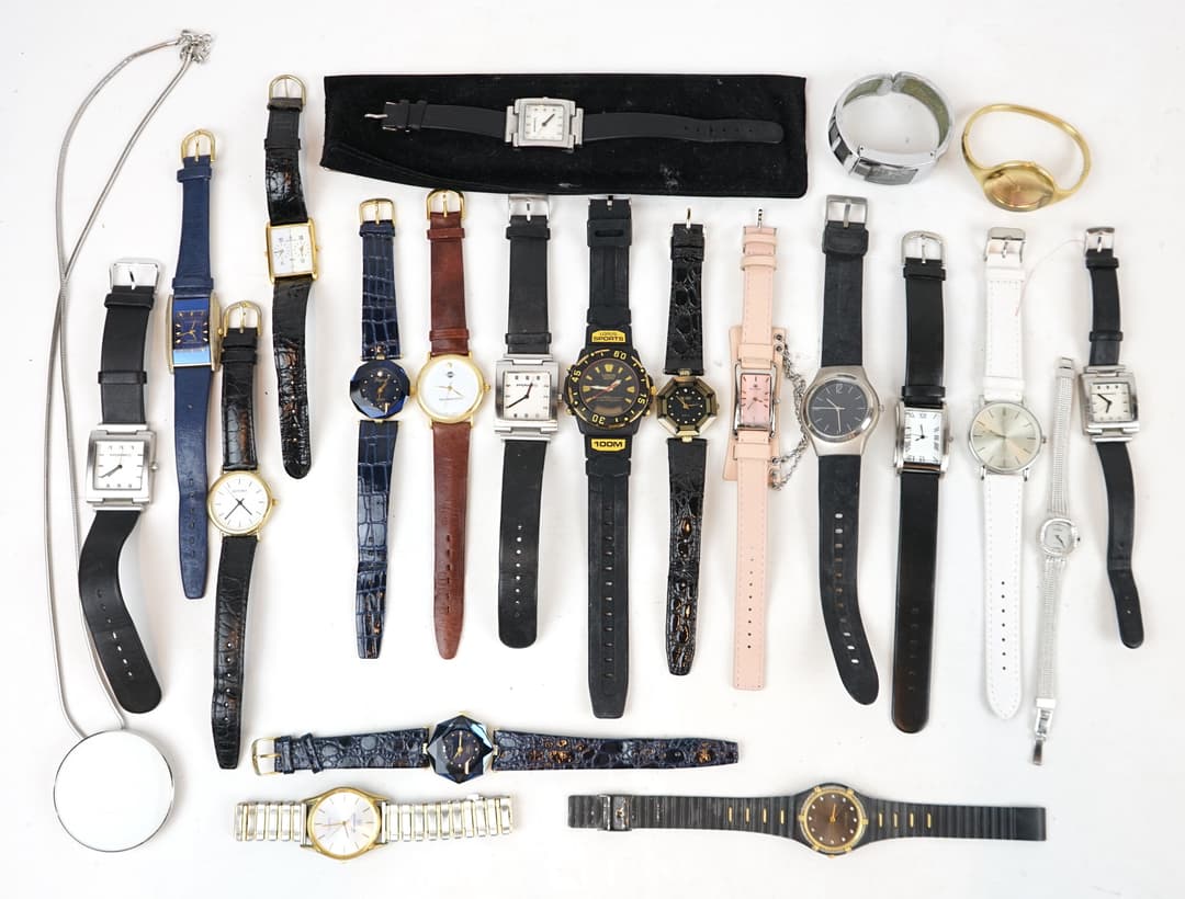 Relojes de pulsera, un lote.
