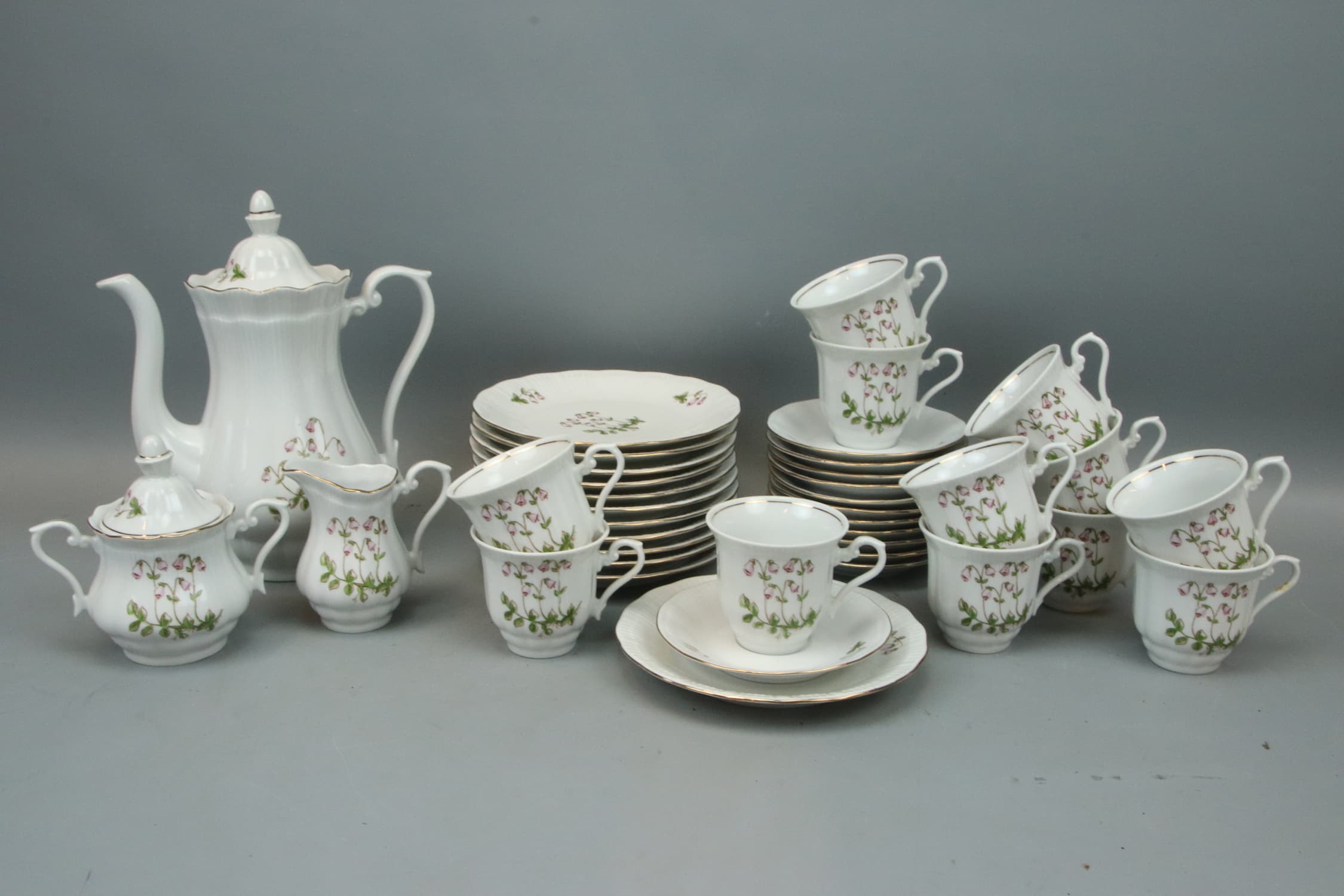 Juego de café, 27 piezas, porcelana, "Linnea", Walbrzych, Polonia.
