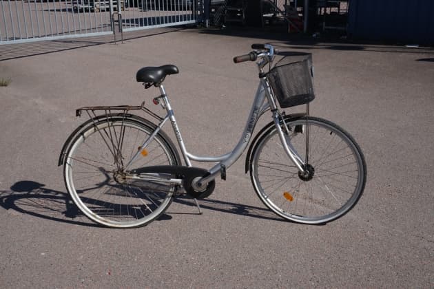 Silverfärgad cykel, Yosemite, Biltema.