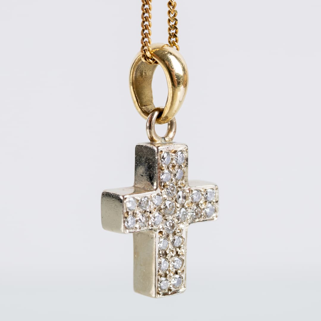 COLGANTE CON COLLAR, oro de 18 quilates, con diamantes