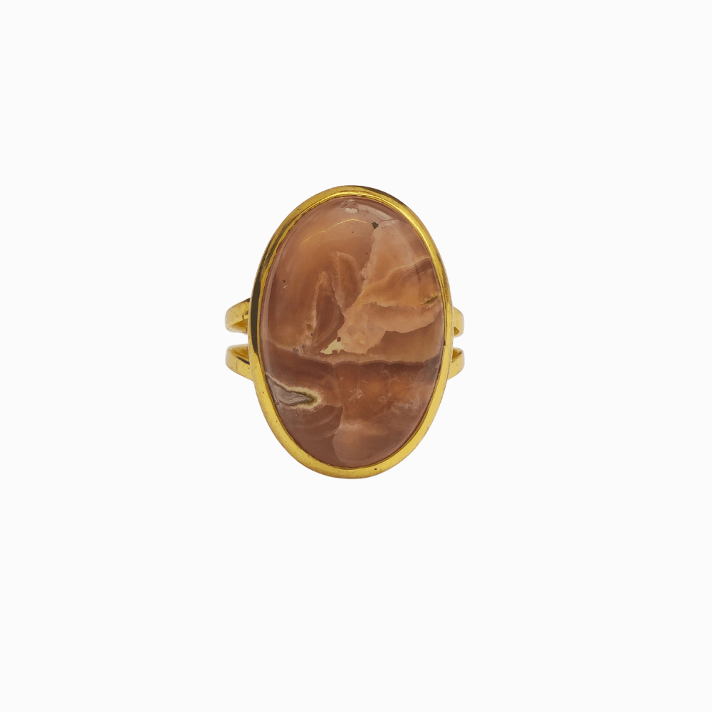 Anillo en plata bañado en oro y rodocrosita.