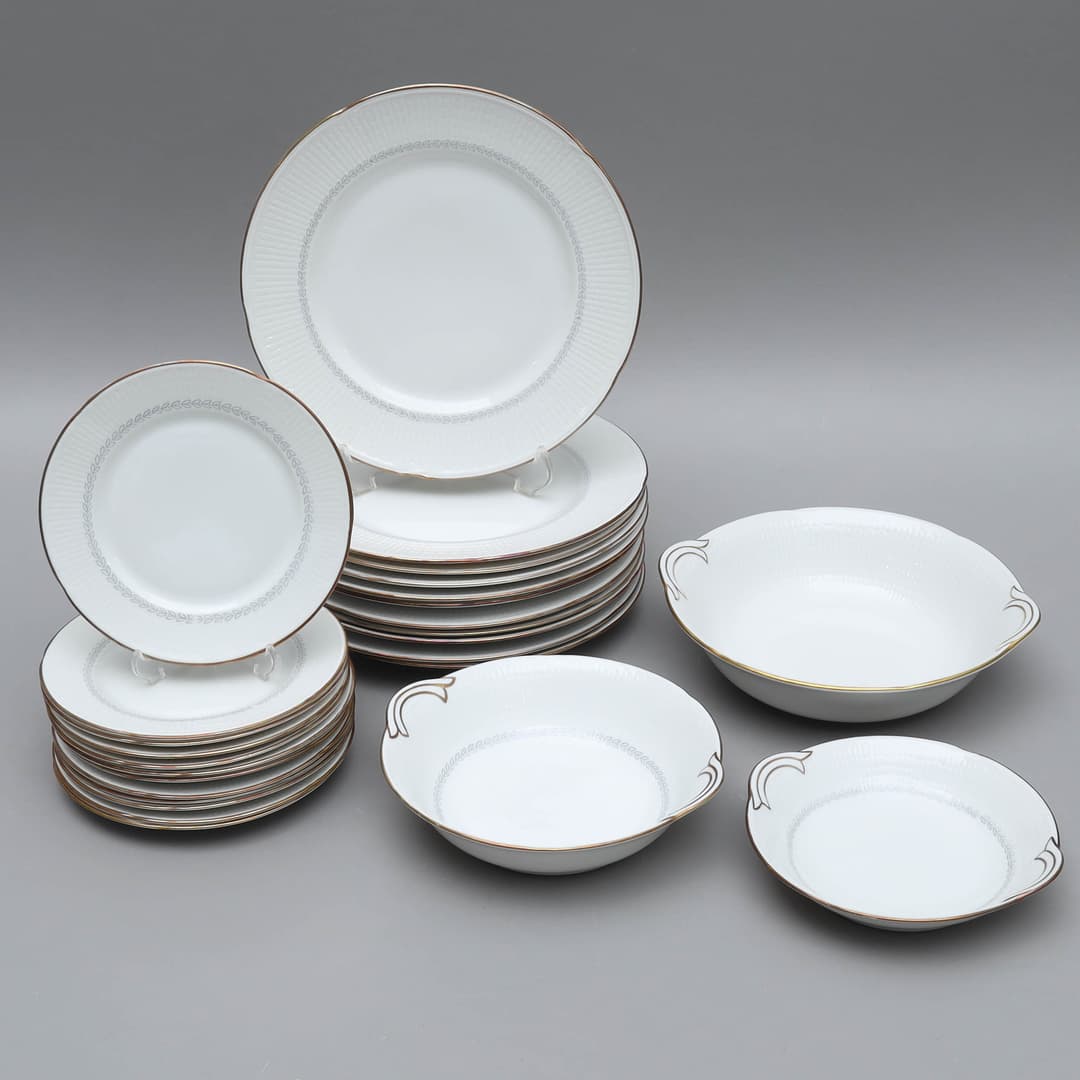 LOUISE ADELBORG. "Swedish Grace/Residence", servisdelar, 38 delar