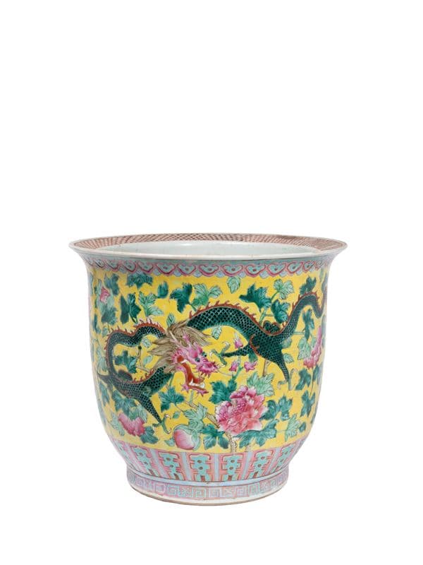 A YELLOW-GROUND FAMILLE ROSE PORCELAIN JARDINIERE, China, Qing dynasty