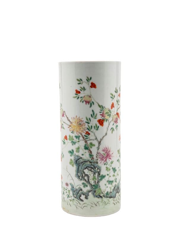 A FAMILLE ROSE PORCELAIN HATSTAND, China, Republic period (1912-1949)