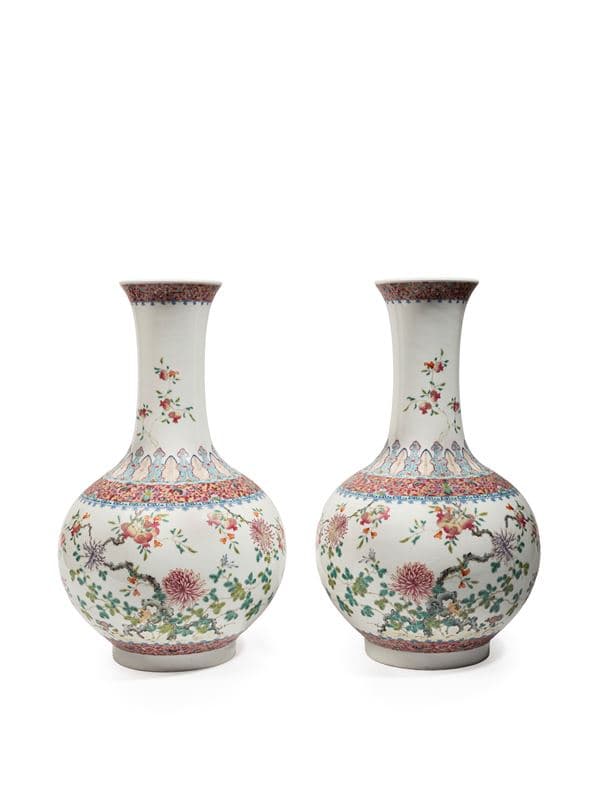 A PAIR OF FAMILLE ROSE BOTTLE-SHAPED PORCELAIN VASES, China, 20th century