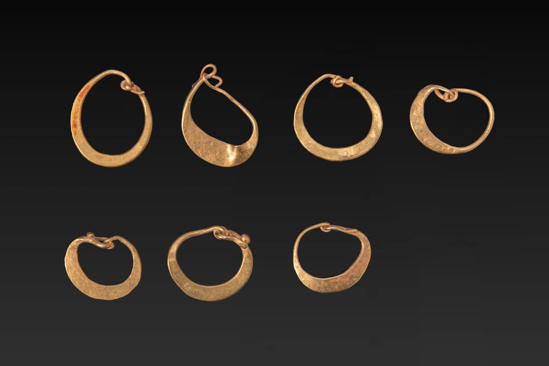 COLLECTION OF ROMAN GOLD EARRINGS