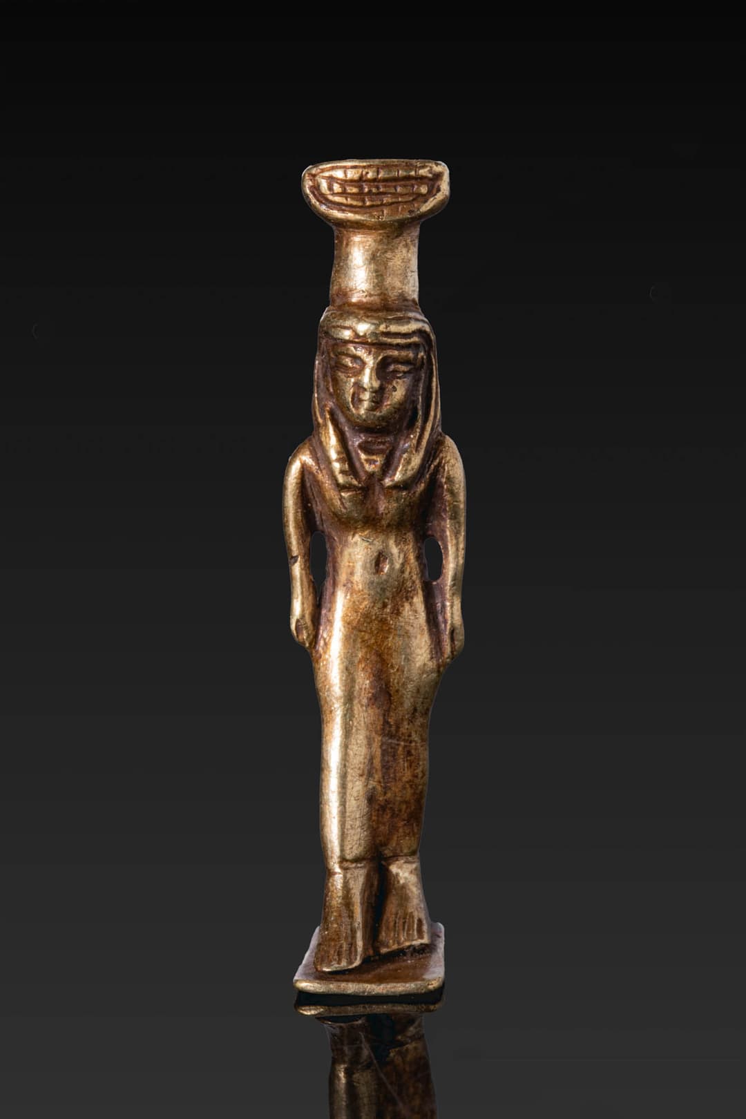 PHOENICIAN GOLD PENDANT OF NEPHTHYS