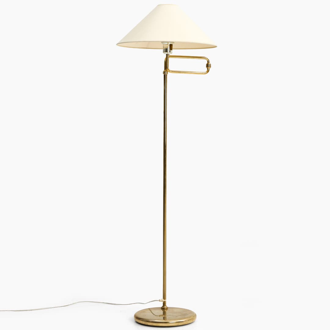 GOLVLAMPA, Rejmyre Armaturfabrik, 1900-talets andra hälft, mässing, ledad arm.