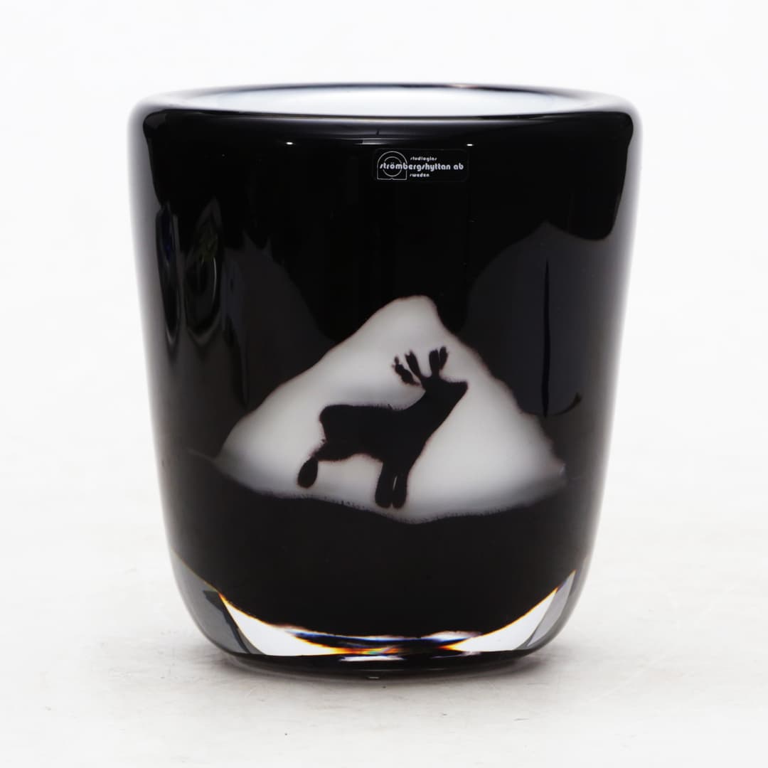 FREDRIK, PERSSON. GLASVAS, graal, Studioglas Strömbergshyttan, unik, signerad.
