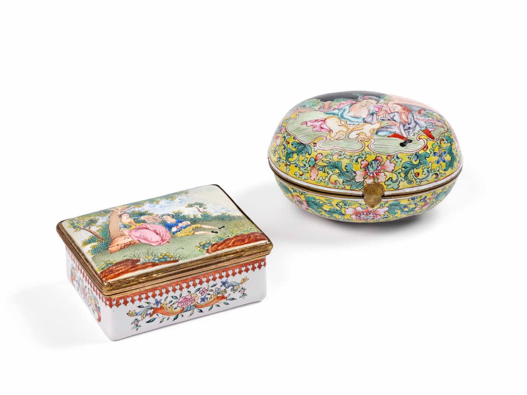 DEUX BOÎTES COUVERTES EN CUIVRE DORÉ ET ÉMAUX PEINTS, Chine, dynastie