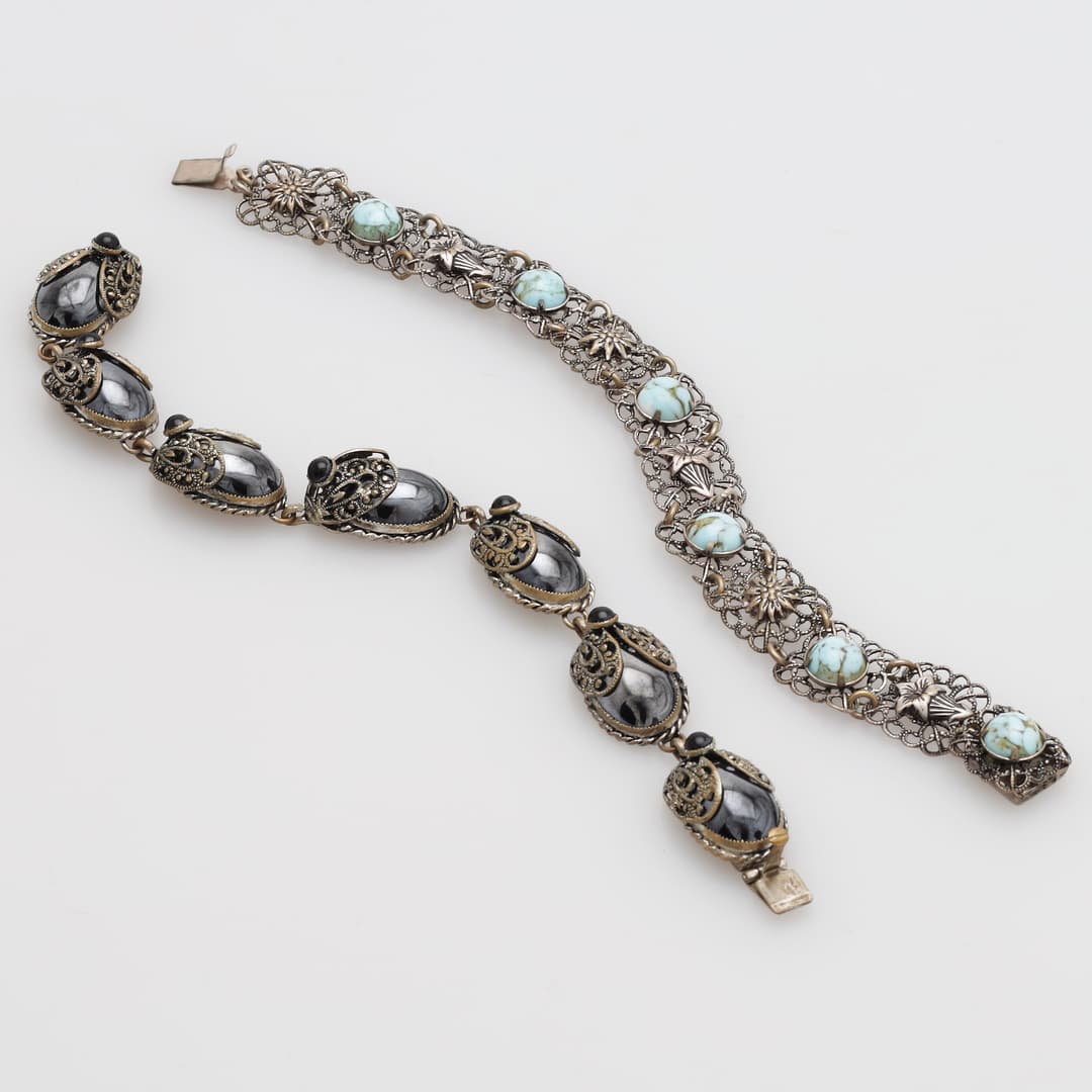 ARMBAND, 2 st, metall, filigranarbete, 1900-tal.