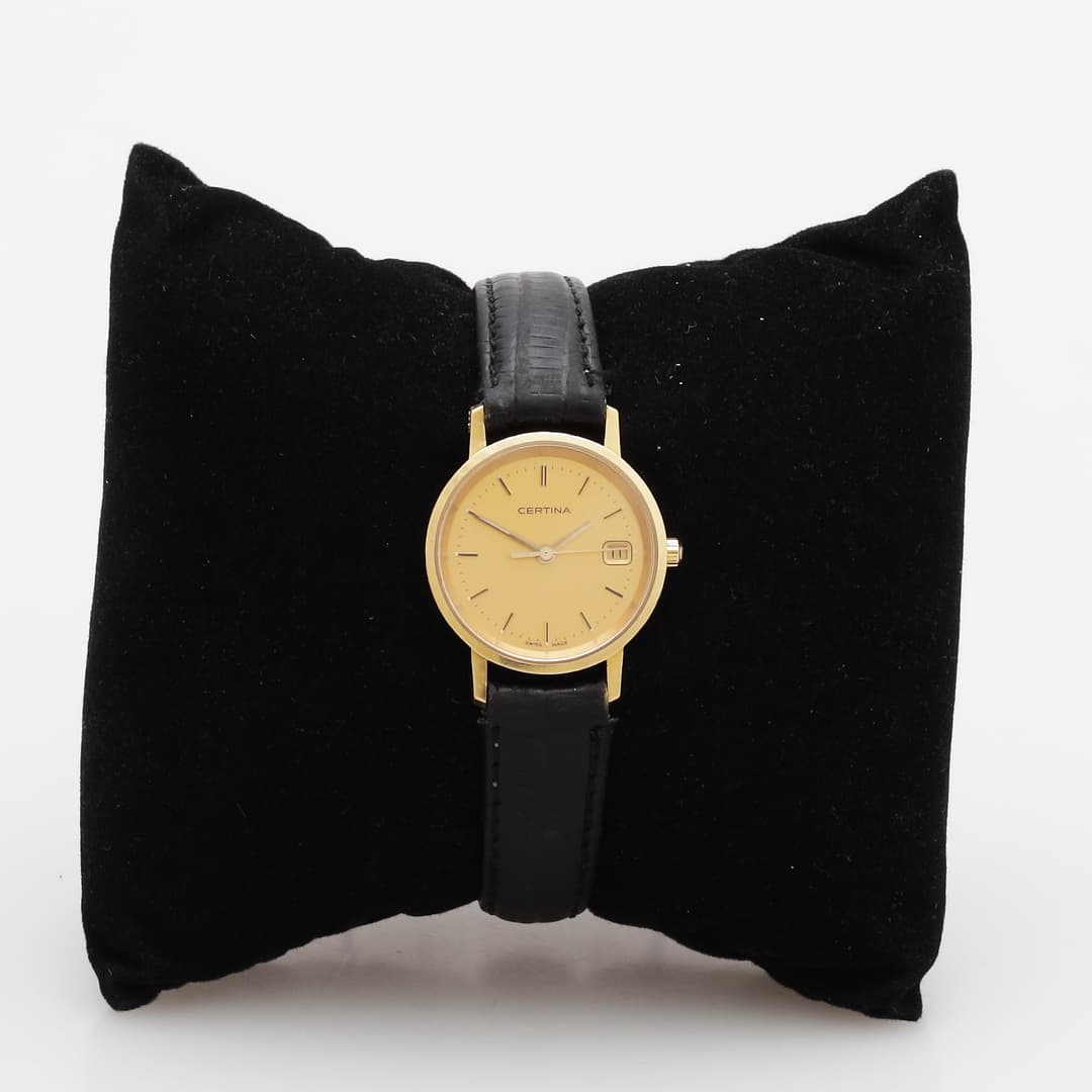 ARMBANDSUR, guld 18K, totalvikt 19 gram.