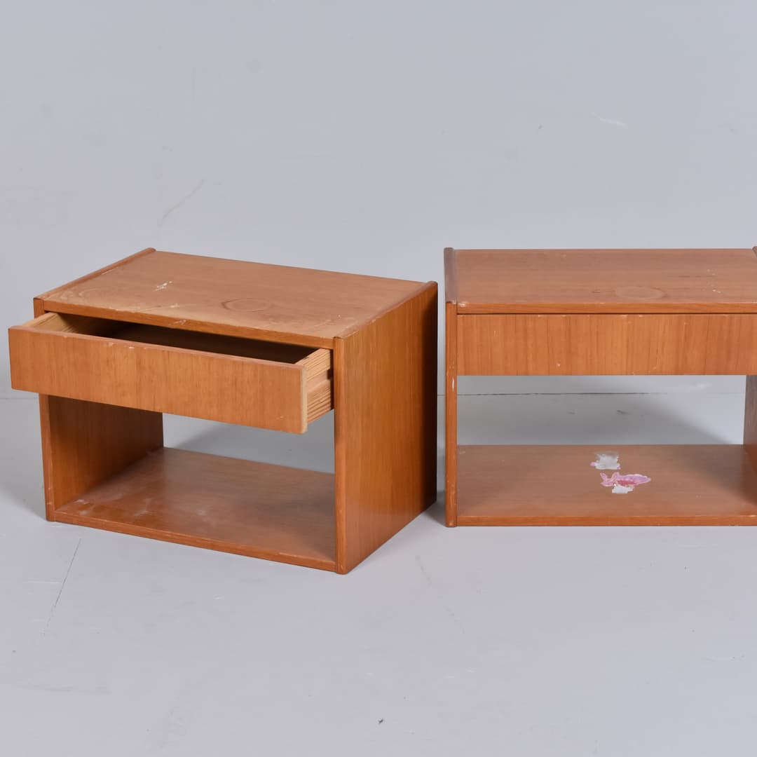 ATTYGSBORD FÖR VÄGG, 1 par, teak, 1960-tal.