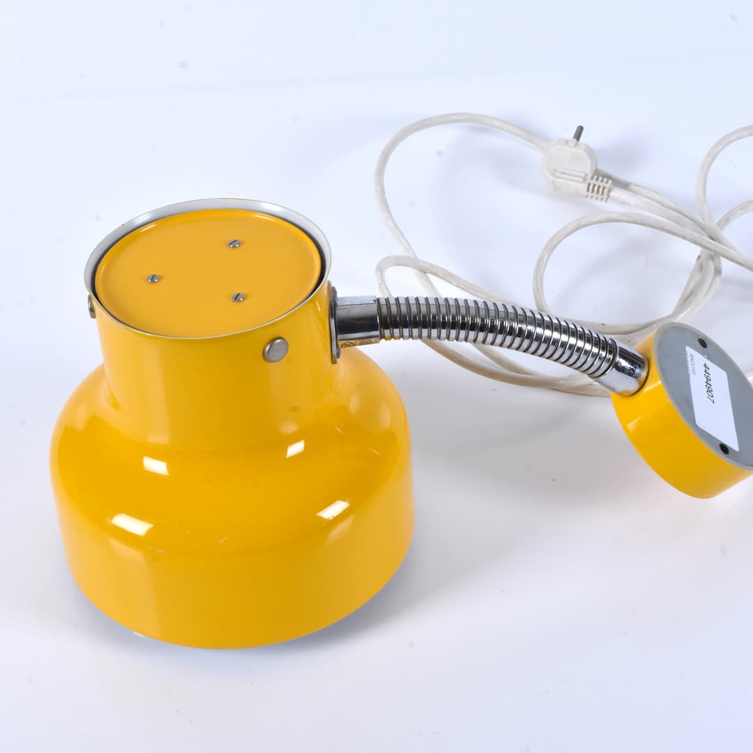 ANDERS PEHRSSON. vägglampa, gullackerad metall och krom, Bumling.