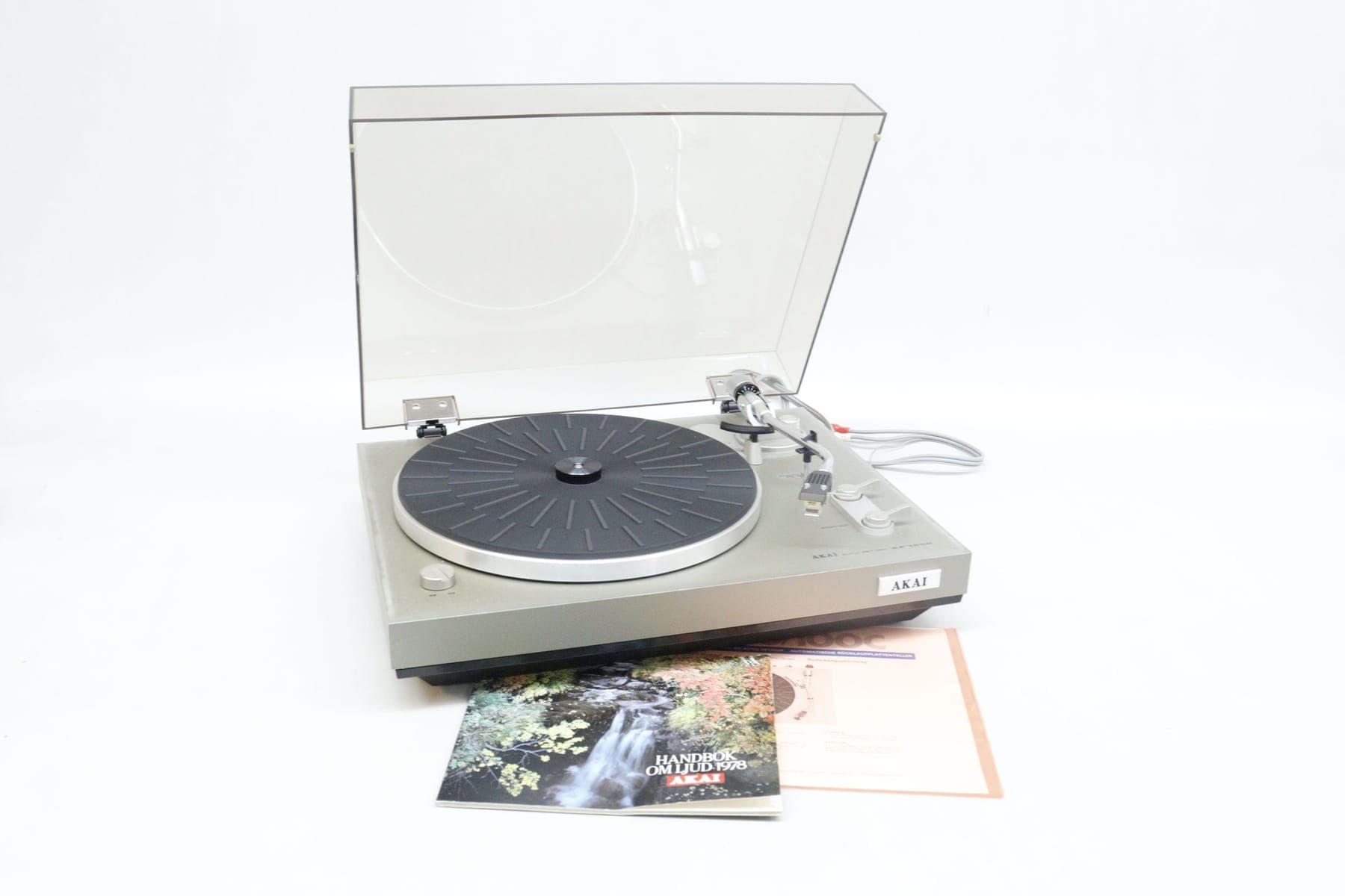 Skivspelare, Akai AP-100C