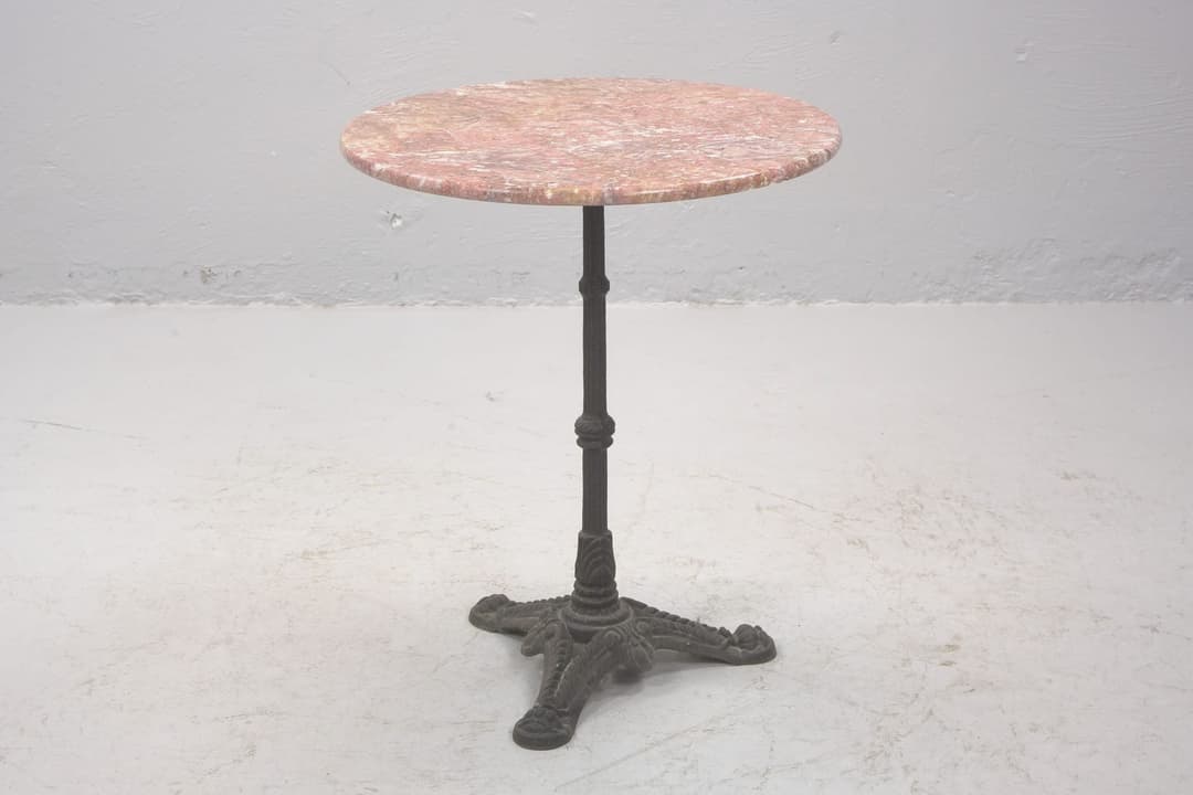 TRÄDGÅRDSBORD, marmor / gjutjärn, 1900-tal