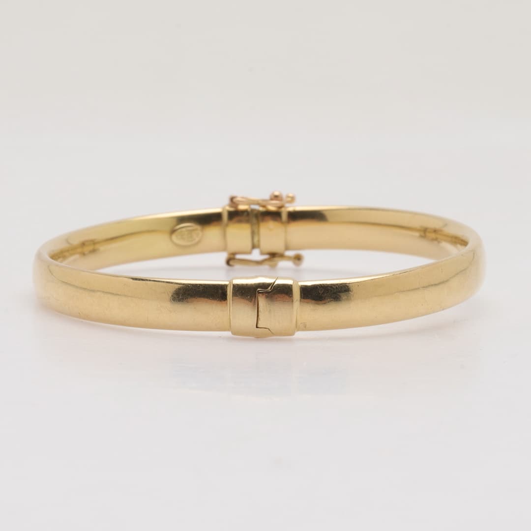 ARMRING, 18K guld. Totalvikt ca 14,14 g.